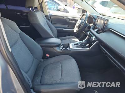 2021 Toyota RAV4 XLE - zdjęcie 8 z 32 - miniatura