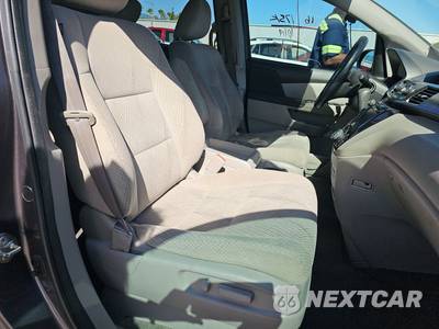 2016 Honda Odyssey SE 118.1" WB - zdjęcie 8 z 37 - miniatura