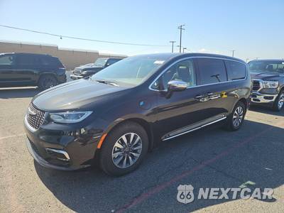 2023 Chrysler Pacifica Hybrid Limited 121.6" WB