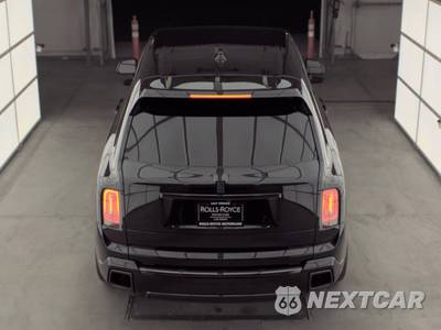 2025 Rolls-Royce Cullinan Black Badge - zdjęcie 5 z 22 - miniatura