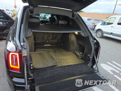 2025 Rolls-Royce Cullinan Black Badge - zdjęcie 16 z 22 - miniatura