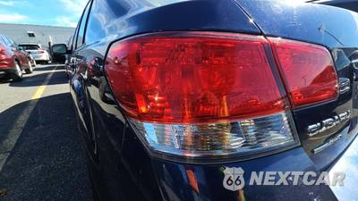 2011 Subaru Legacy 3.6R Limited w/Power Moonroof - zdjęcie 25 z 36 - miniatura