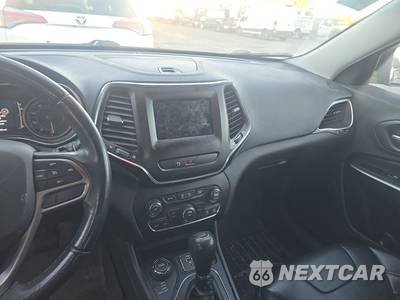 2019 Jeep Cherokee Latitude Plus - zdjęcie 11 z 37 - miniatura