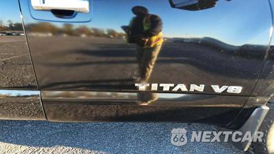 2020 Nissan TITAN SV Crew Cab Short Bed - zdjęcie 22 z 40 - miniatura