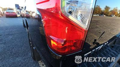 2020 Nissan TITAN SV Crew Cab Short Bed - zdjęcie 40 z 40 - miniatura