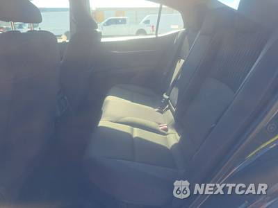 2025 Toyota Camry LE - zdjęcie 13 z 25 - miniatura