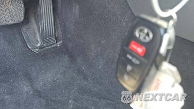 2025 Toyota Camry LE - zdjęcie 19 z 25 - miniatura