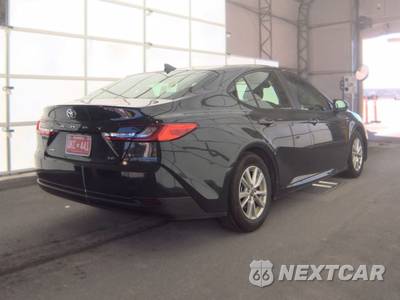2025 Toyota Camry LE - zdjęcie 4 z 25 - miniatura