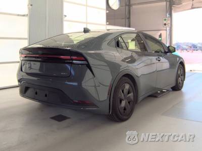 2023 Toyota Prius LE - zdjęcie 4 z 61 - miniatura