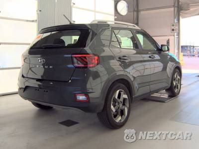 2025 Hyundai Venue SEL - zdjęcie 4 z 31 - miniatura