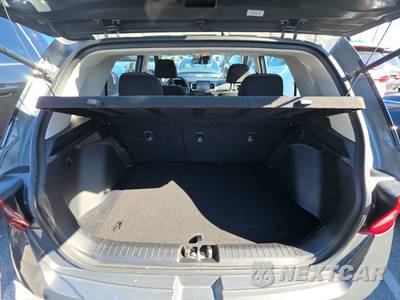 2025 Hyundai Venue SEL - zdjęcie 16 z 31 - miniatura