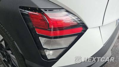 2025 Hyundai Kona SEL - zdjęcie 22 z 30 - miniatura