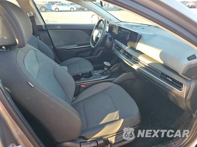 2025 Kia K4 LXS - zdjęcie 8 z 27 - miniatura