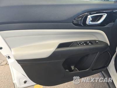 2026 Jeep Compass Limited - zdjęcie 9 z 25 - miniatura