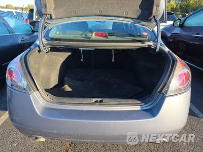 2010 Nissan Altima 2.5 SL Sedan - zdjęcie 16 z 33 - miniatura