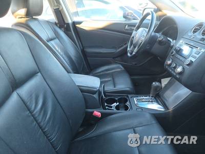 2010 Nissan Altima 2.5 SL Sedan - zdjęcie 8 z 33 - miniatura