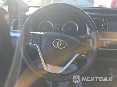 2019 Toyota Highlander XLE - zdjęcie 10 z 52 - miniatura