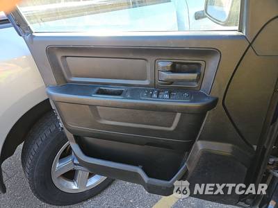 2021 Ram 1500 Classic Tradesman Crew Cab Short Bed - zdjęcie 9 z 37 - miniatura