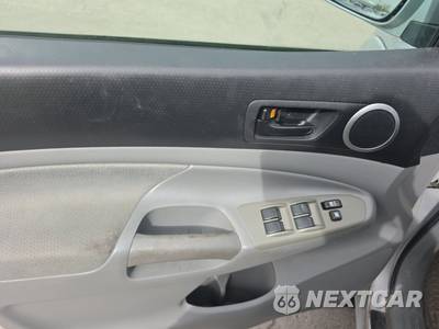 2010 Toyota Tacoma PreRunner Crew Cab Medium Bed - zdjęcie 9 z 26 - miniatura