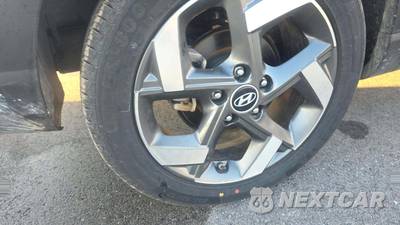 2025 Hyundai Venue SEL - zdjęcie 20 z 26 - miniatura