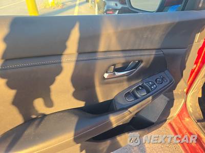 2020 Nissan Sentra SV - zdjęcie 9 z 22 - miniatura