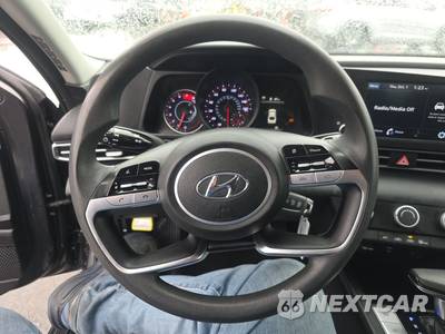 2021 Hyundai Elantra SE - zdjęcie 10 z 31 - miniatura