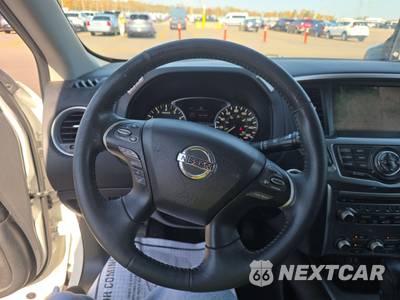 2018 Nissan Pathfinder SL - zdjęcie 10 z 37 - miniatura
