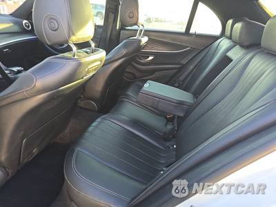 2019 Mercedes-Benz E 300 4MATIC Sedan - zdjęcie 13 z 33 - miniatura