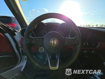 2020 Alfa Romeo Giulia Sport - zdjęcie 10 z 36 - miniatura