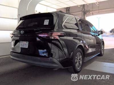 2021 Toyota Sienna XLE 8-Passenger 120.5" WB - zdjęcie 4 z 41 - miniatura