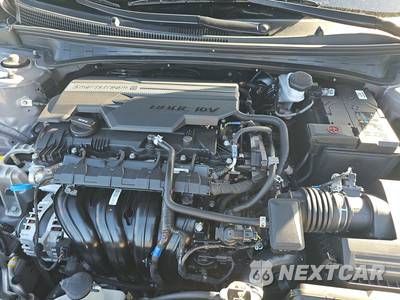 2025 Hyundai Elantra SEL Convenience - zdjęcie 16 z 17 - miniatura