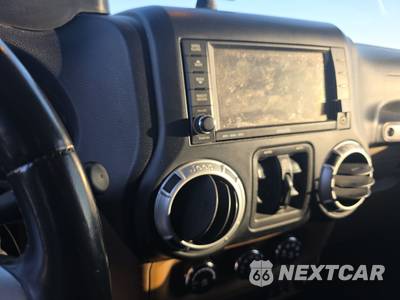 2013 Jeep Wrangler Unlimited Sahara - zdjęcie 11 z 36 - miniatura