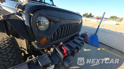 2013 Jeep Wrangler Unlimited Sahara - zdjęcie 33 z 36 - miniatura