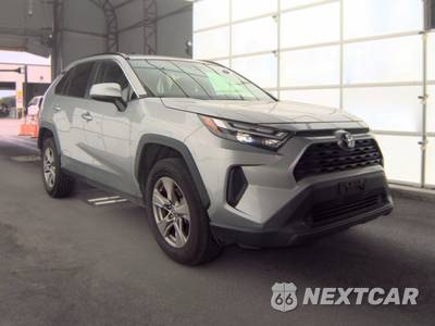 2022 Toyota RAV4 XLE - zdjęcie 3 z 19 - miniatura