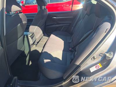 2018 Toyota Camry LE - zdjęcie 13 z 24 - miniatura