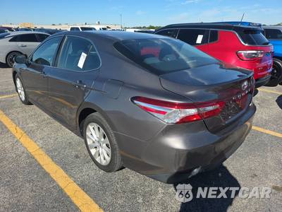 2018 Toyota Camry LE - zdjęcie 6 z 24 - miniatura