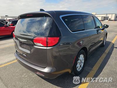2017 Chrysler Pacifica LX 121.6" WB - zdjęcie 4 z 18 - miniatura