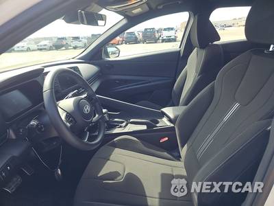 2026 Hyundai Elantra SEL Sport - zdjęcie 7 z 18 - miniatura