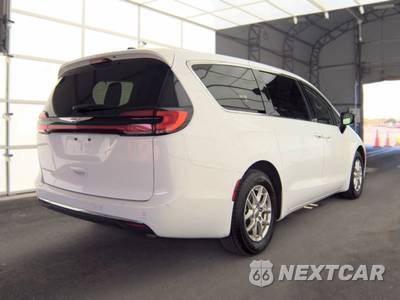 2024 Chrysler Pacifica Touring L 121.6" WB - zdjęcie 4 z 19 - miniatura