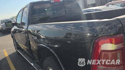 2019 Ram 1500 Laramie Extended Cab Medium Bed - zdjęcie 18 z 22 - miniatura
