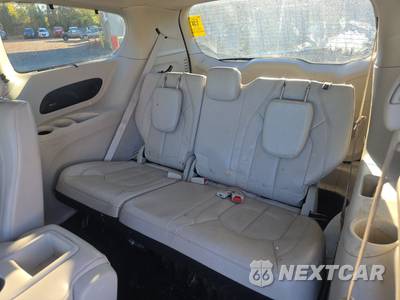 2018 Chrysler Pacifica Touring L 121.6" WB - zdjęcie 14 z 34 - miniatura