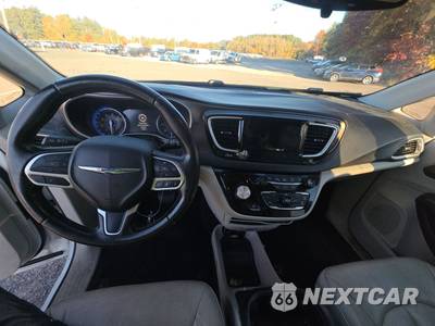 2018 Chrysler Pacifica Touring L 121.6" WB - zdjęcie 11 z 34 - miniatura
