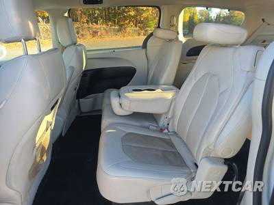 2018 Chrysler Pacifica Touring L 121.6" WB - zdjęcie 13 z 34 - miniatura