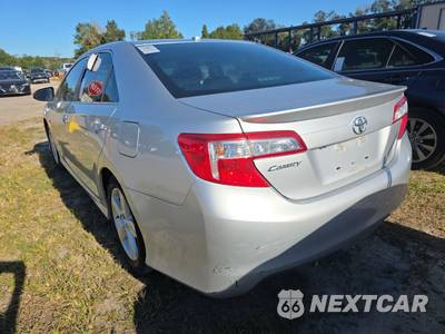 2014 Toyota Camry SE - zdjęcie 6 z 41 - miniatura