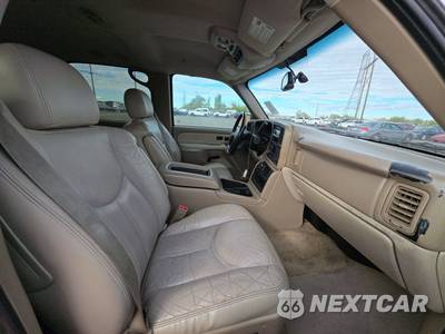 2003 Chevrolet Suburban 1500 LT 1SM - zdjęcie 8 z 51 - miniatura