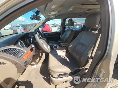 2015 Chrysler Town & Country Touring L 121.2" WB - zdjęcie 7 z 49 - miniatura