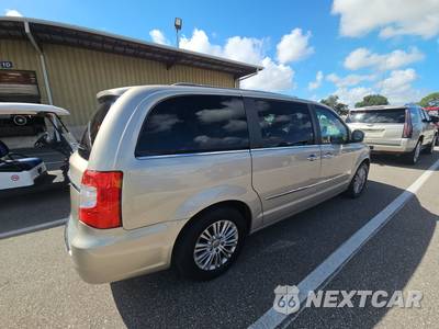 2015 Chrysler Town & Country Touring L 121.2" WB - zdjęcie 4 z 49 - miniatura