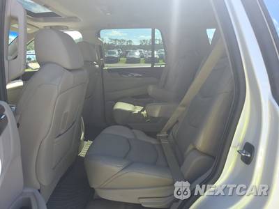 2017 Cadillac Escalade Luxury 1SB - zdjęcie 13 z 35 - miniatura