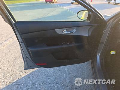 2024 Kia Forte LXS - zdjęcie 9 z 23 - miniatura