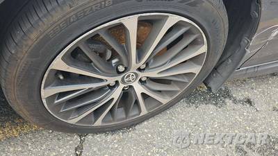 2020 Toyota Camry SE - zdjęcie 35 z 36 - miniatura